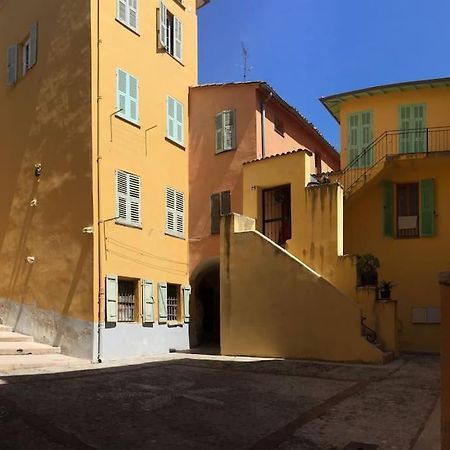Between The Roofs Of Menton Old Town And The Sea Екстер'єр фото